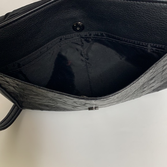 AnnRingness | Black Heavy Laptop Nag | Floral Engraved Multi Compartment Satchel - Picture 10 of 15